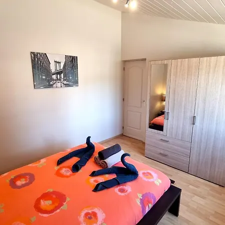 Villa Charmante Maison, Idealement Situee *