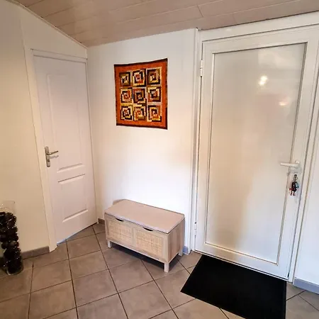 Villa Charmante Maison, Idealement Situee